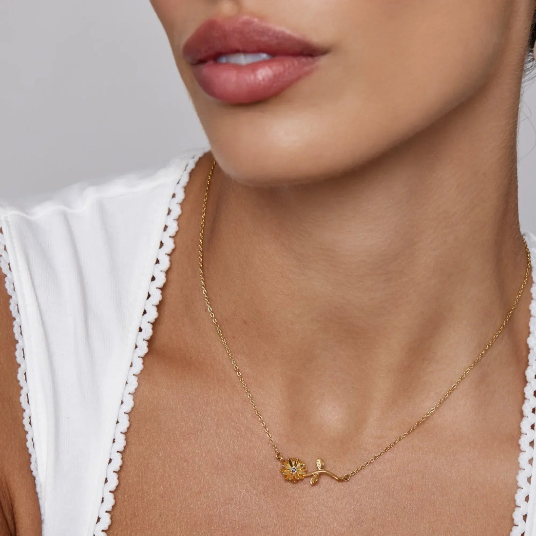Delicate Necklace with Birth Flower