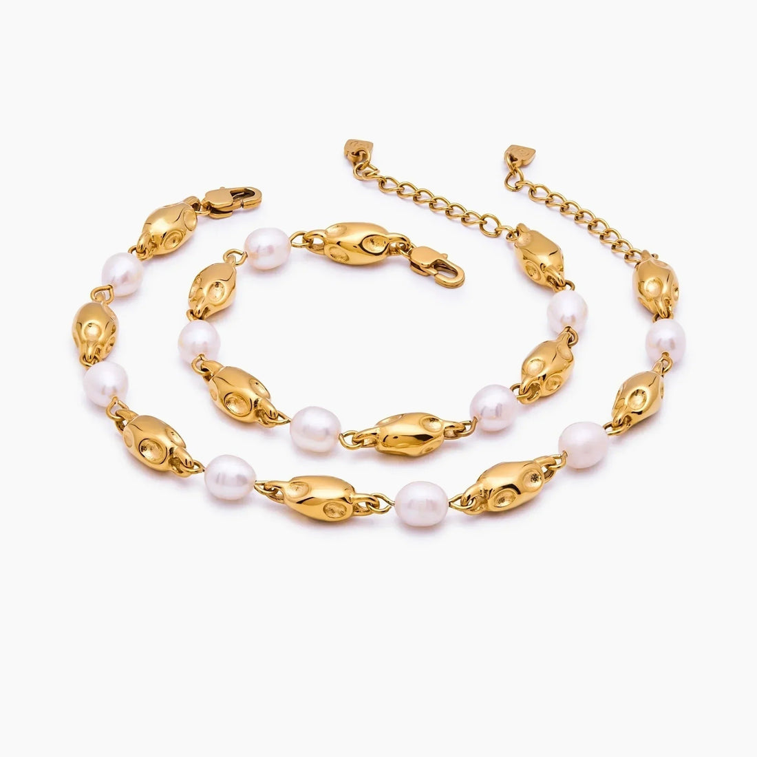 Freshwater Pearl Bracelet with Gold Details