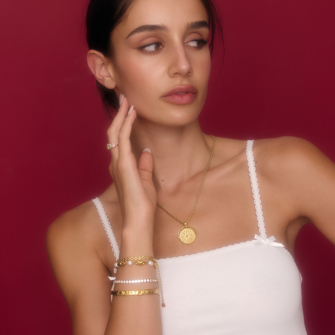 Freshwater Pearl Bracelet with Gold Details